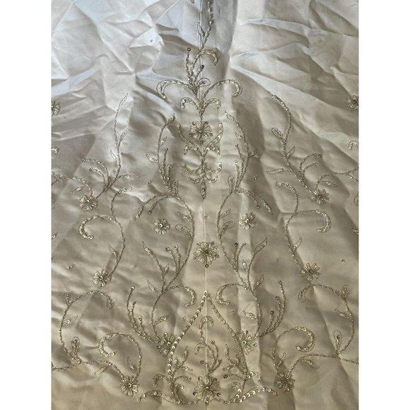 Beautifully Designed Bonny Bridal Wedding Dress with Veil, Slip, Garment Bag - Picture 5 of 12
